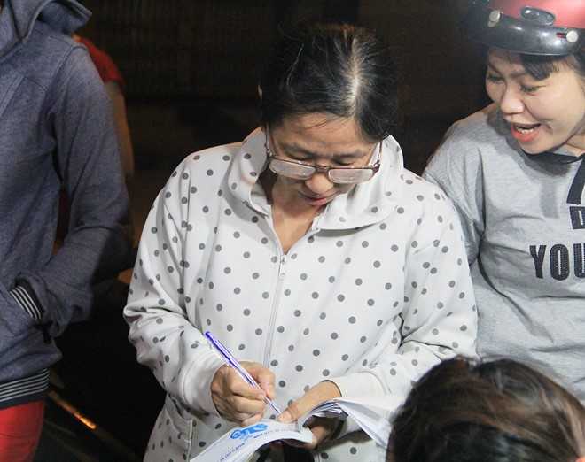 Nguoi Sai Gon 'boc so' cho ca gio de an bap nuong hinh anh 8