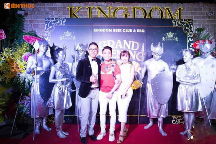 minh-nhua-va-phan-thanh-cuoi-sieu-xe-di-uong-bia-hinh-10