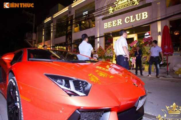 minh-nhua-va-phan-thanh-cuoi-sieu-xe-di-uong-bia-hinh-6