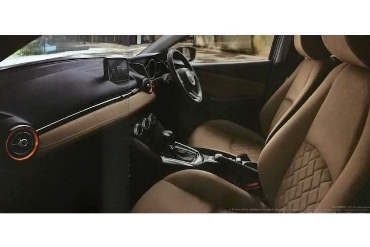 xe-co-nho-gia-re-mazda2-phien-ban-2017-lo-hang-hinh-4