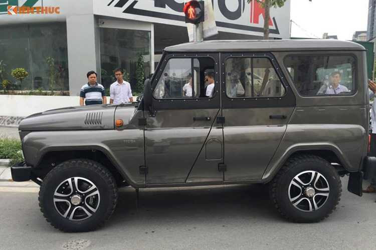 xe-hop-nga-uaz-hunter-gia-chi-300-trieu-dong-tai-vn-hinh-3