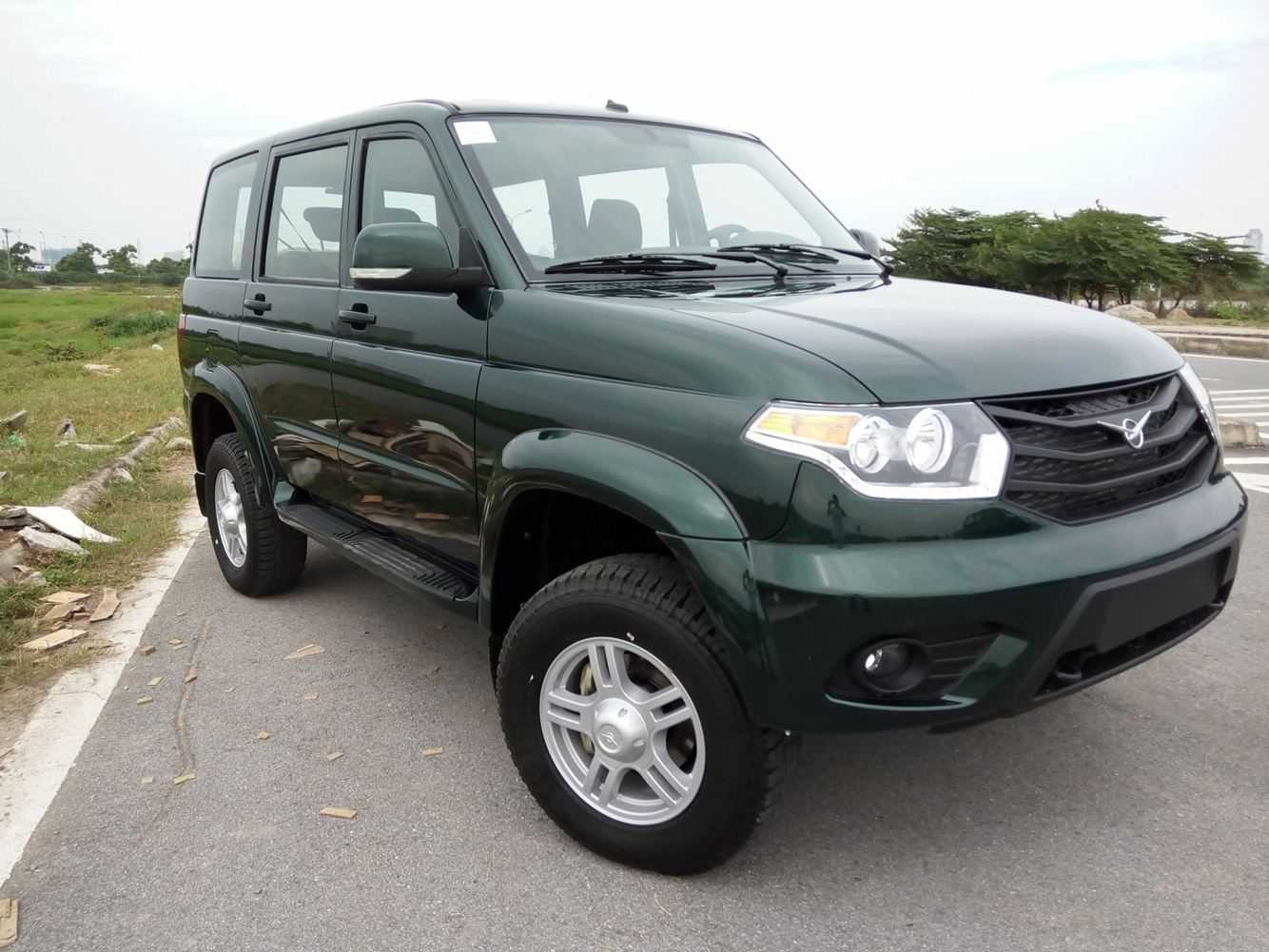 “Cuộc chiến” ô tô SUV giá rẻ thêm nóng sau sự xuất hiện của xe Nga thuế 0%