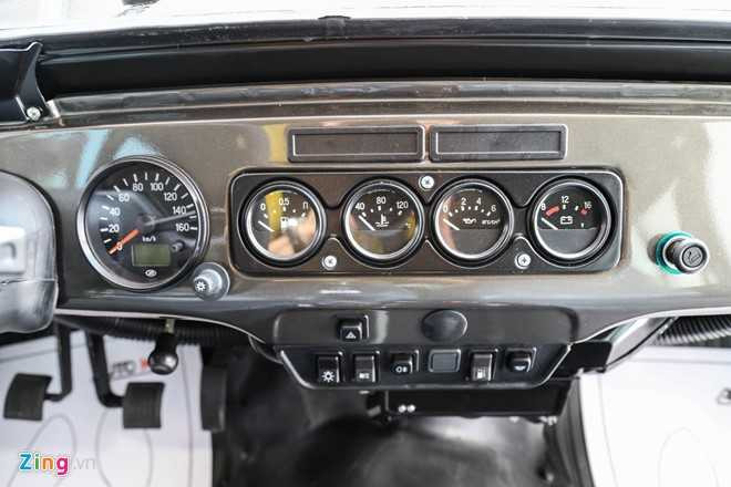 Xe Nga gia 300 trieu o Sai Gon hinh anh 7