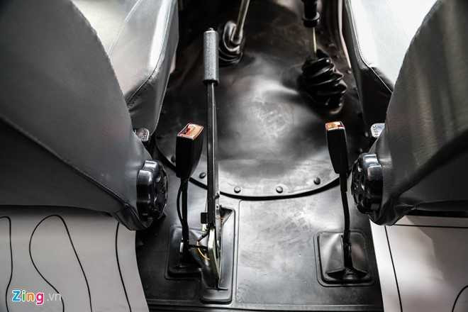 Xe Nga gia 300 trieu o Sai Gon hinh anh 9