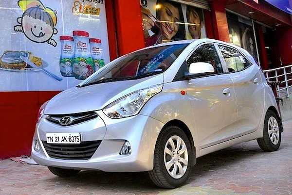 Xe hoi tai Lao re dang ke so voi Viet Nam hinh anh 3