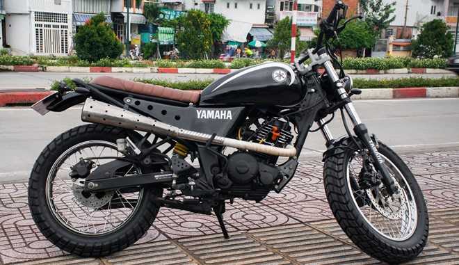 Yamaha FZ150 do kieu dang co dien cua biker Sai Gon hinh anh 1