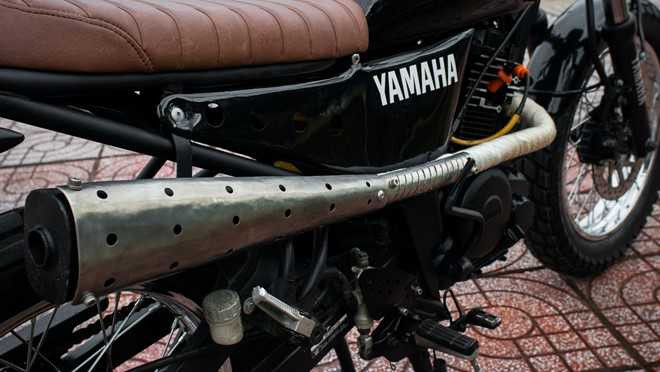 Yamaha FZ150 do kieu dang co dien cua biker Sai Gon hinh anh 5