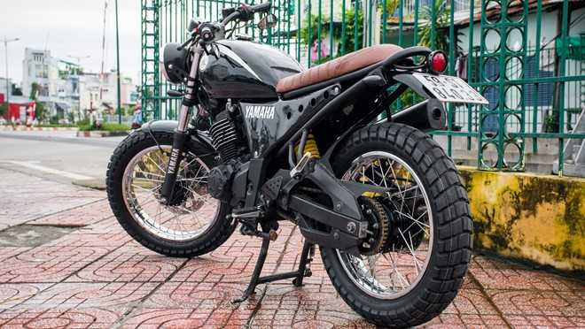 Yamaha FZ150 do kieu dang co dien cua biker Sai Gon hinh anh 6