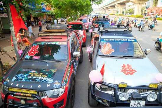 dan-xe-hop-ban-tai-ram-ro-ruoc-dau-tai-ha-noi-hinh-2