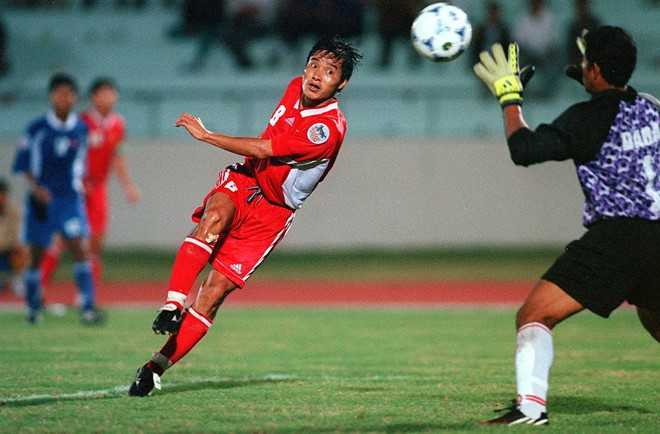 Tran Viet Nam - Indonesia vao top 3 khoanh khac AFF Cup hinh anh 1