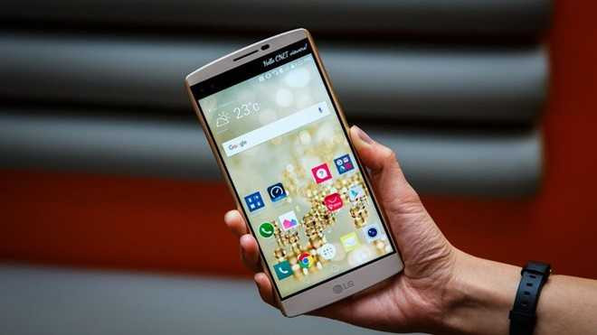 Loat smartphone bom tan 2015 mat gia ra sao? hinh anh 5