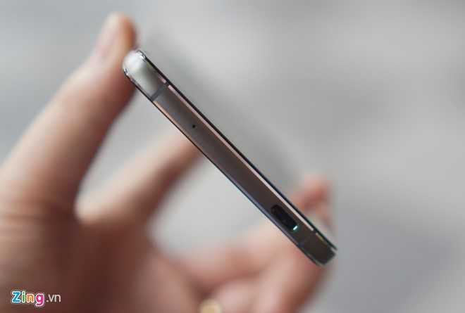 Mo hop BlackBerry DTEK60 gia 14 trieu sap len ke hinh anh 4