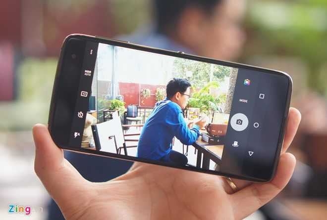 Mo hop BlackBerry DTEK60 gia 14 trieu sap len ke hinh anh 10