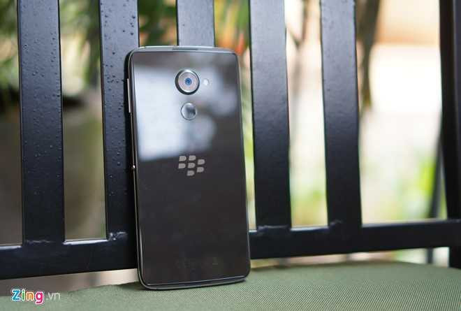 Mo hop BlackBerry DTEK60 gia 14 trieu sap len ke hinh anh 13