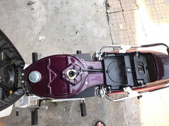 Anh chi tiet Honda Super Dream doi 2000 hang hiem o Sai Gon hinh anh 9