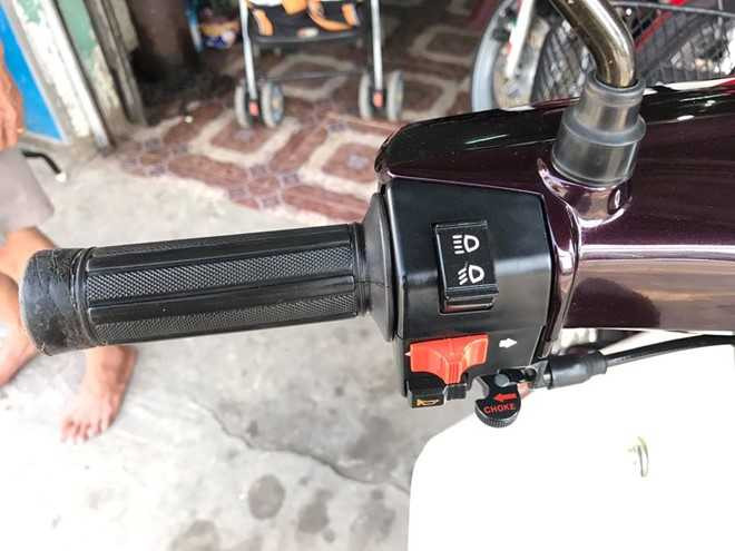 Anh chi tiet Honda Super Dream doi 2000 hang hiem o Sai Gon hinh anh 10