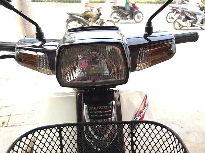 Anh chi tiet Honda Super Dream doi 2000 hang hiem o Sai Gon hinh anh 12