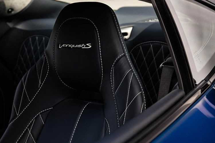 aston-martin-trinh-lang-vanquish-s-2018-the-he-moi-hinh-10