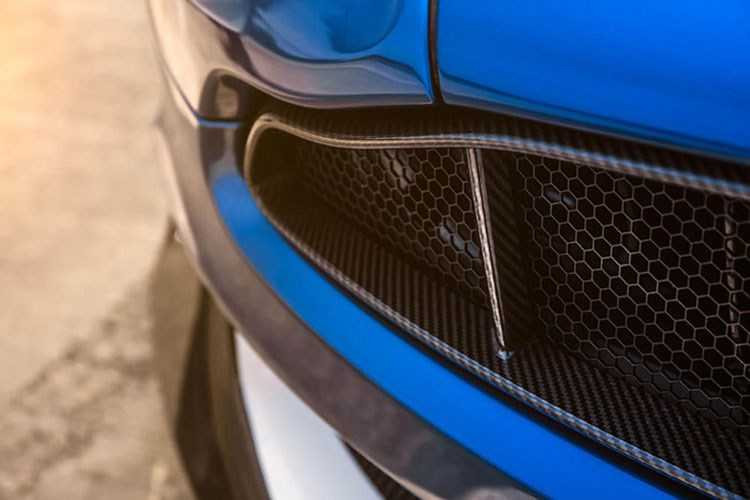 aston-martin-trinh-lang-vanquish-s-2018-the-he-moi-hinh-4