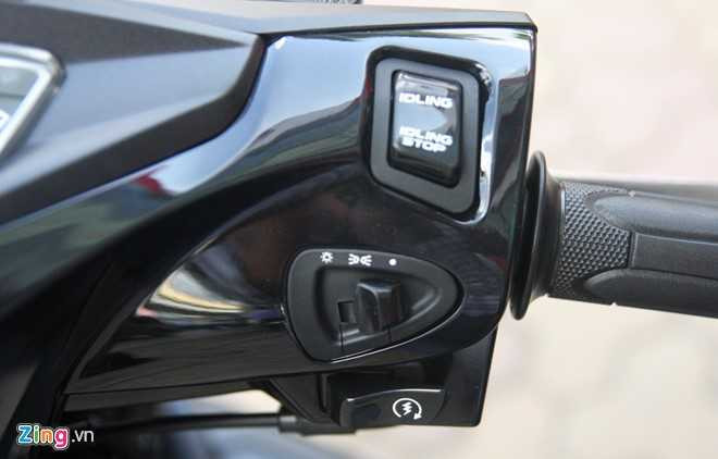 Anh Honda Air Blade 125 mau den mo gia 40 trieu vua len ke hinh anh 8