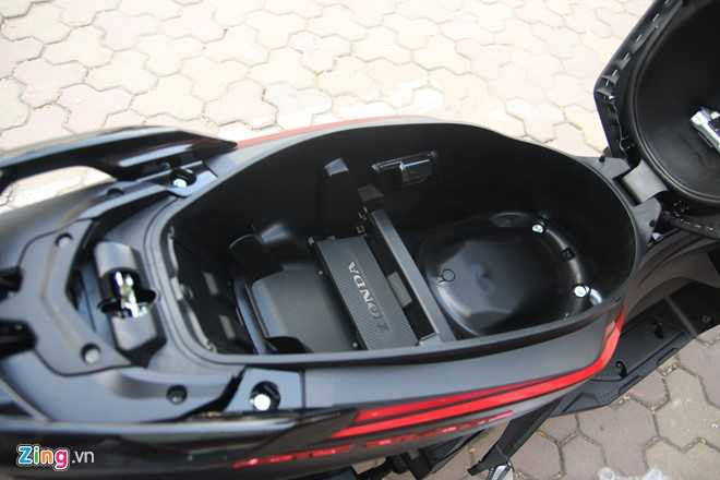 Anh Honda Air Blade 125 mau den mo gia 40 trieu vua len ke hinh anh 10