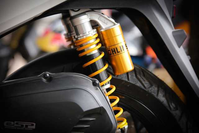 Honda SH 2017 mới bán đã được dân chơi Hà Nội độ lại ảnh 5