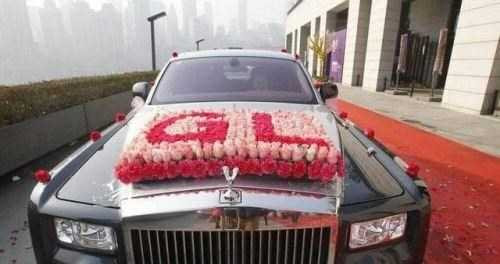 qua-cuoi-cua-dai-gia-chau-phi-lay-vo-trung-quoc-gay-choang-hinh-2