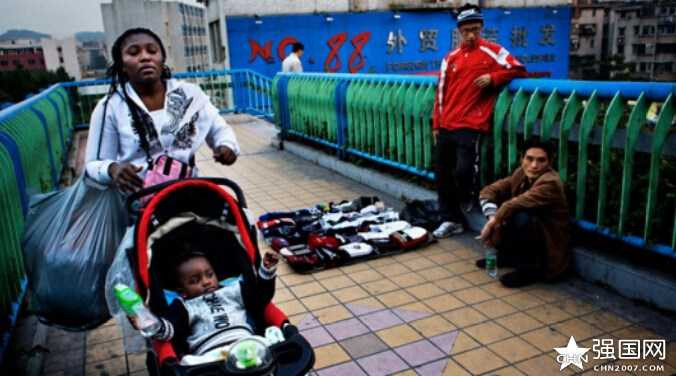 qua-cuoi-cua-dai-gia-chau-phi-lay-vo-trung-quoc-gay-choang-hinh-6