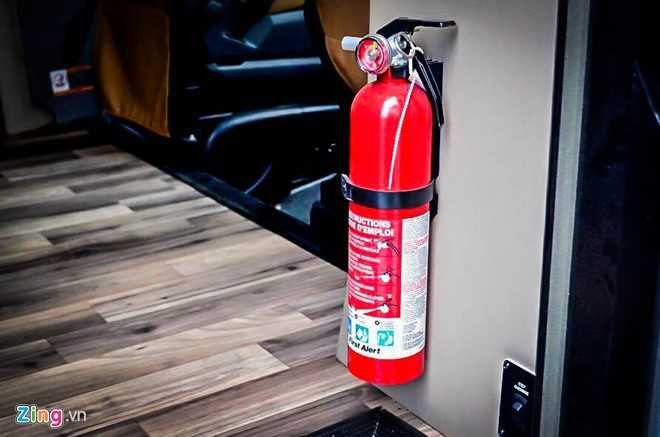 Chi tiet nha di dong Mercedes-Benz hang doc tai Viet Nam hinh anh 12