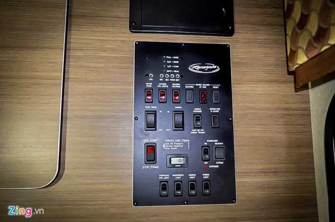 Chi tiet nha di dong Mercedes-Benz hang doc tai Viet Nam hinh anh 13