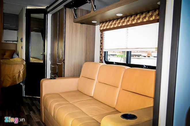 Chi tiet nha di dong Mercedes-Benz hang doc tai Viet Nam hinh anh 6