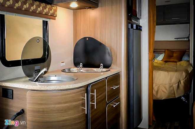 Chi tiet nha di dong Mercedes-Benz hang doc tai Viet Nam hinh anh 7