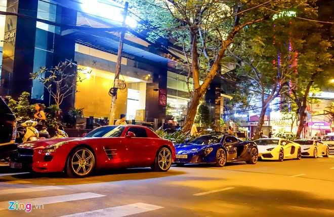 Minh Nhua hoi ngo cac dai gia Sai Gon sau khi xe ra bien so hinh anh 11