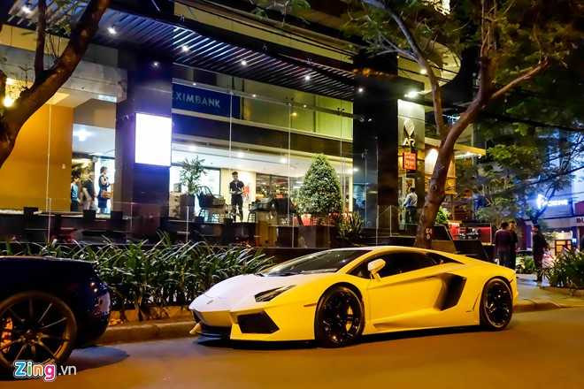 Minh Nhua hoi ngo cac dai gia Sai Gon sau khi xe ra bien so hinh anh 5