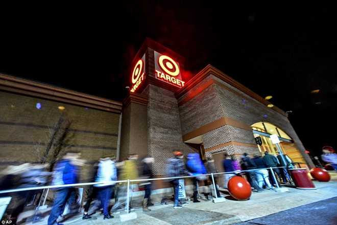 Nguoi My cam trai trong gia lanh cho Black Friday hinh anh 9