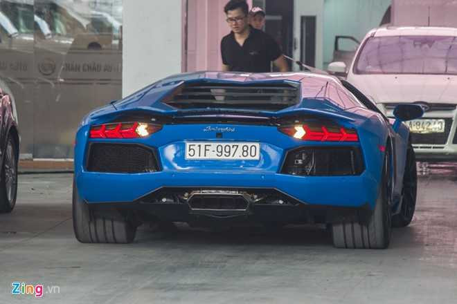 Cap doi Aventador doc nhat Viet Nam so ke toc do hinh anh 4