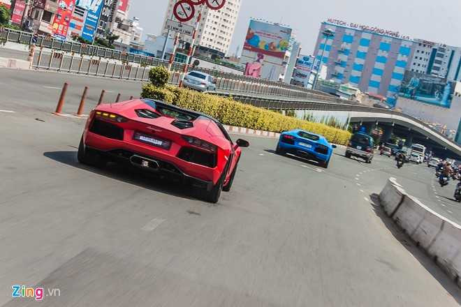 Cap doi Aventador doc nhat Viet Nam so ke toc do hinh anh 7
