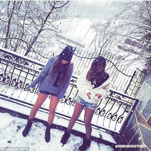 Chủ sở hữu tài khoản Rich Kids of Tehran cho biết các bức ảnh đều được chụp bên ngoài Iran, trong những chuyến du lịch dài ngày của giới trẻ nhà giàu.