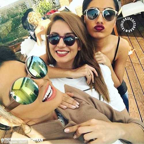 Tài khoản Rich Kids of Tehran cho biết họ chỉ muốn chia sẻ những hình ảnh mang tính tích cực hơn về Iran, thay vì phải nhận những lời chỉ trích và thái độ phán xét thiếu khách quan. Họ thậm chí tỏ rõ sự giận dữ với các phương tiện truyền thông thế giới khi miêu tả người Iran như “những kẻ khủng bố”. Bên cạnh đó, Rich Kids of Tehran cũng nhấn mạnh: “Chúng tôi yêu người Do Thái, Kito giáo và không bao giờ có sự phân biệt chủng tộc”.