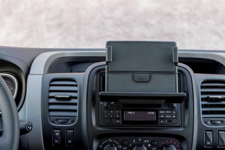 nissan-nv300-the-he-moi-gia-ban-604-trieu-co-gi-hot-hinh-10