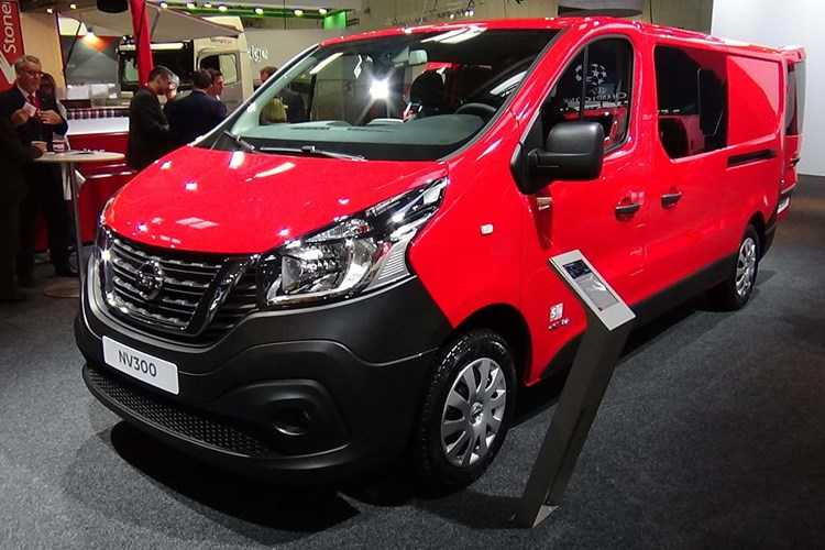 nissan-nv300-the-he-moi-gia-ban-604-trieu-co-gi-hot-hinh-12