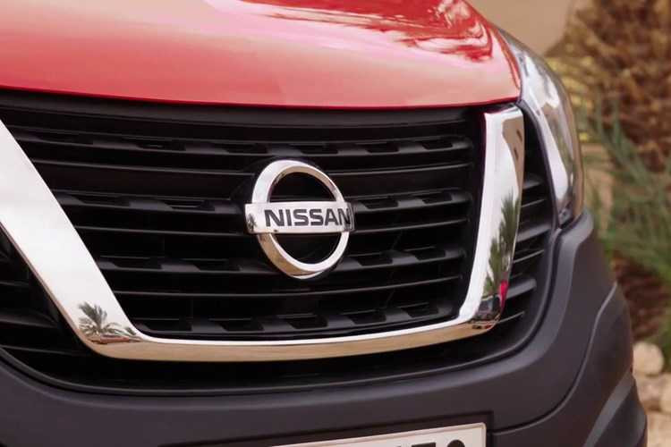 nissan-nv300-the-he-moi-gia-ban-604-trieu-co-gi-hot-hinh-5