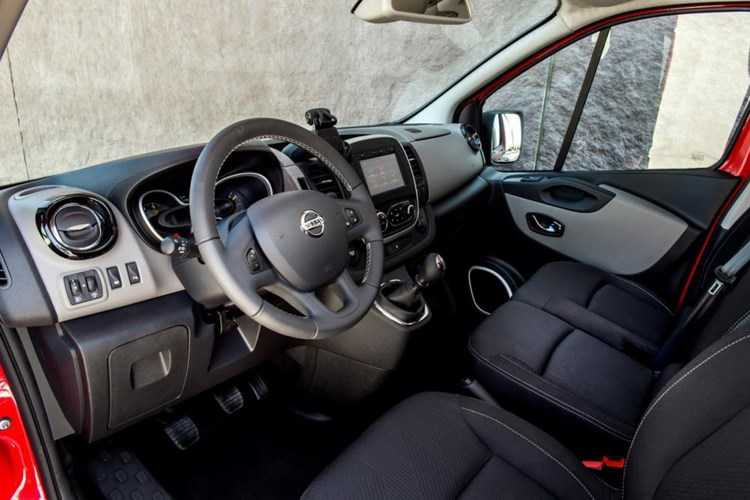 nissan-nv300-the-he-moi-gia-ban-604-trieu-co-gi-hot-hinh-8