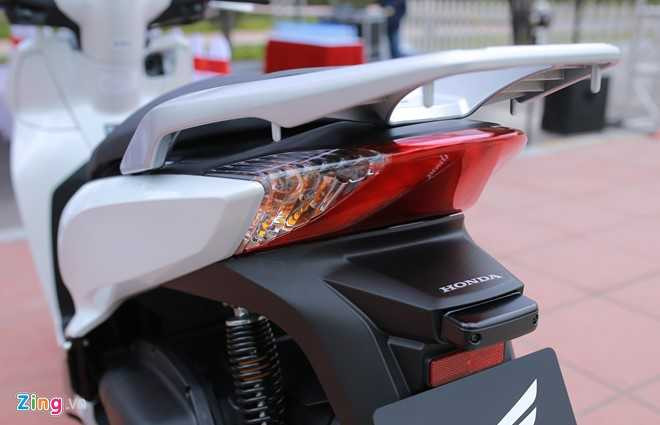 Anh thuc te Honda SH 300i ABS gia 248 trieu vua ra mat o VN hinh anh 10