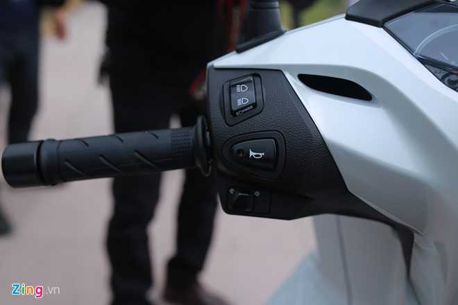 Anh thuc te Honda SH 300i ABS gia 248 trieu vua ra mat o VN hinh anh 7