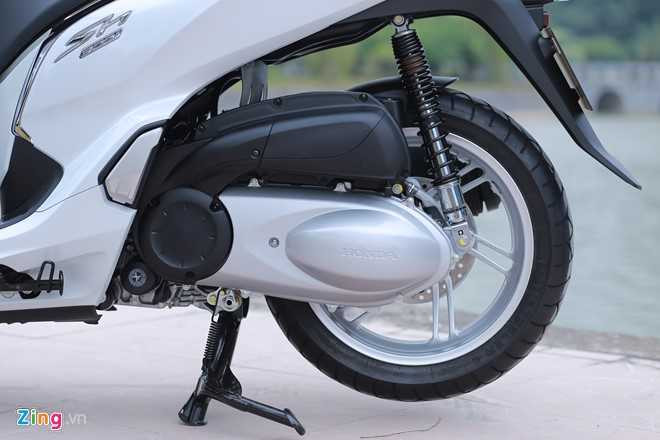 Anh thuc te Honda SH 300i ABS gia 248 trieu vua ra mat o VN hinh anh 11