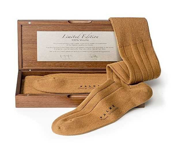 nhung-mon-do-giang-sinh-co-gia-khung-tren-the-gioi-hinh-9