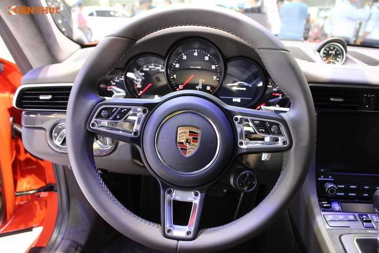 can-canh-sieu-xe-porsche-911-carrera-gia-649-ty-hinh-4