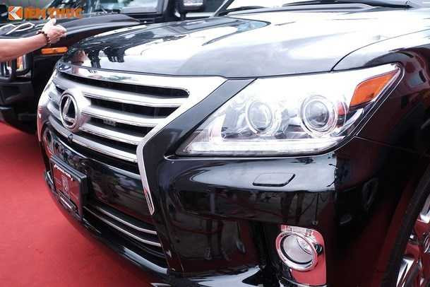 can-canh-lexus-lx570-boc-thep-cua-cong-an-viet-nam-hinh-4