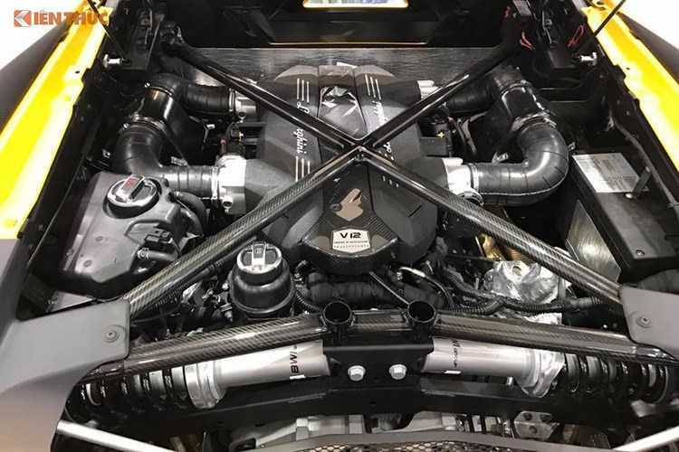 lamborghini-aventador-sv-mui-tran-thet-gia-39-ty-tai-ha-noi-hinh-10